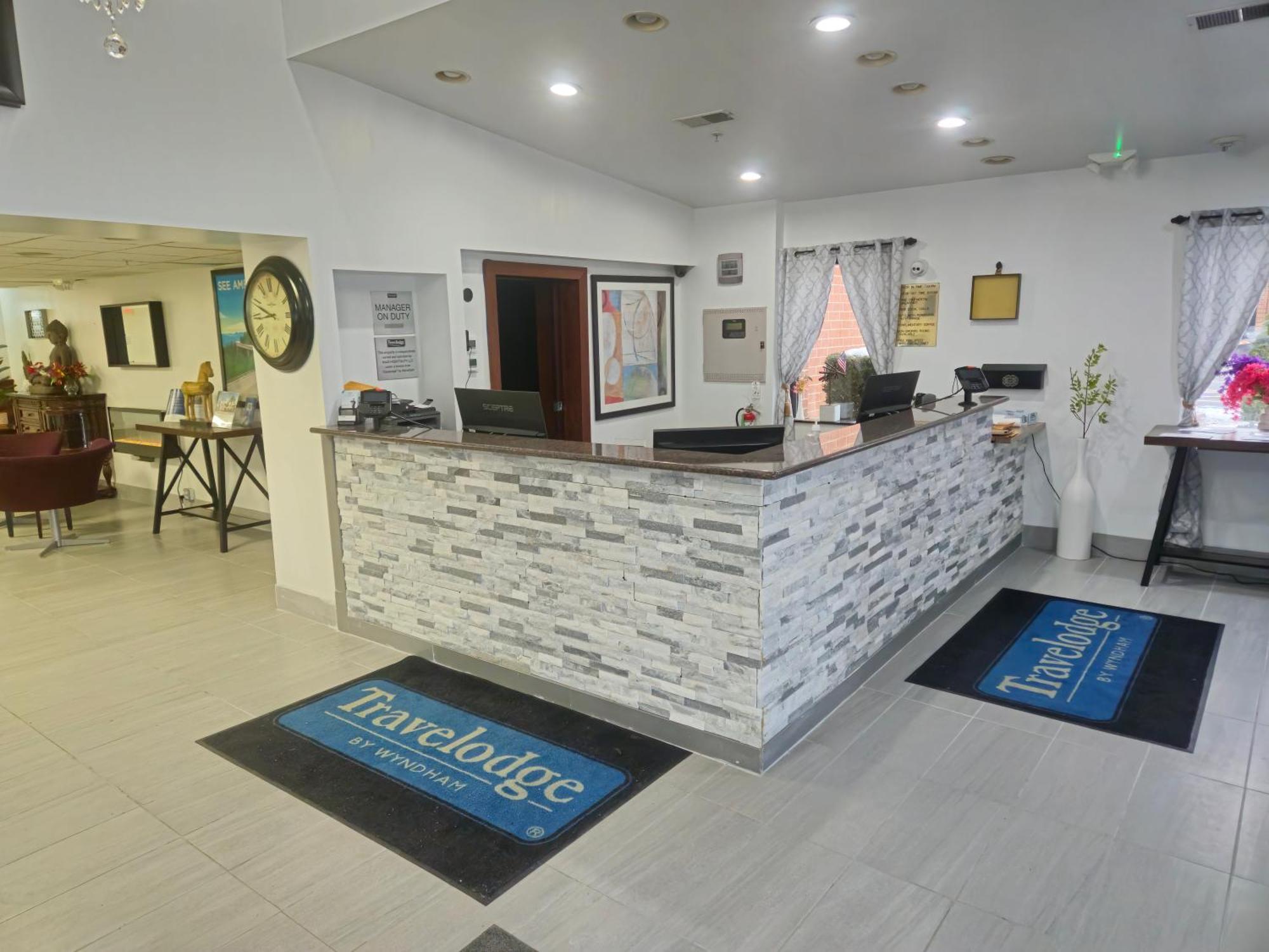 Travelodge By Wyndham Winchester Exteriör bild