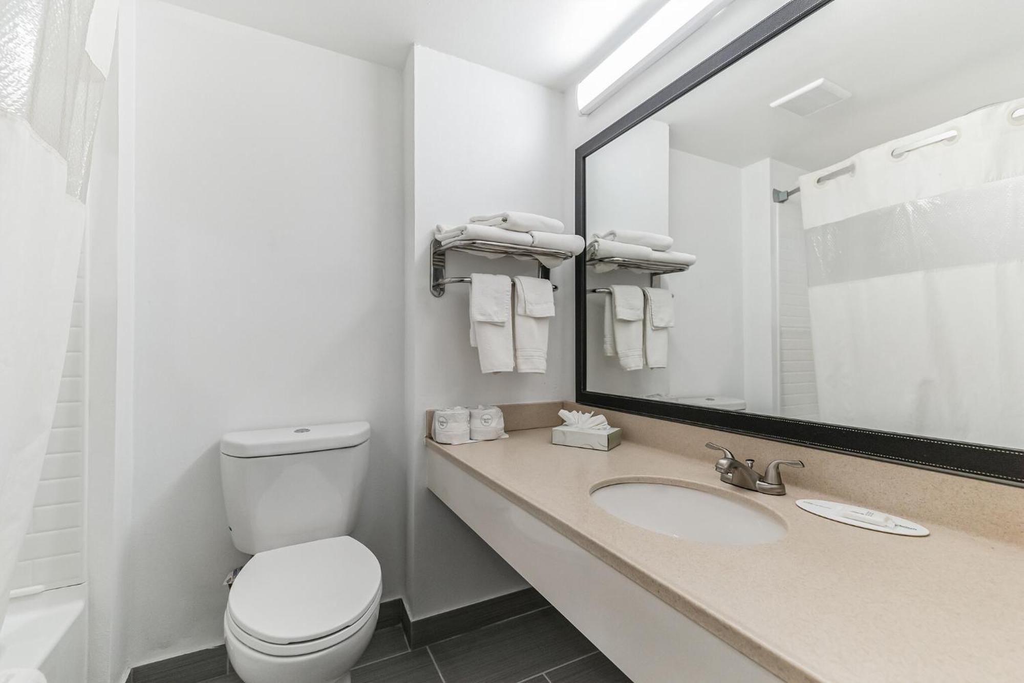 Travelodge By Wyndham Winchester Exteriör bild
